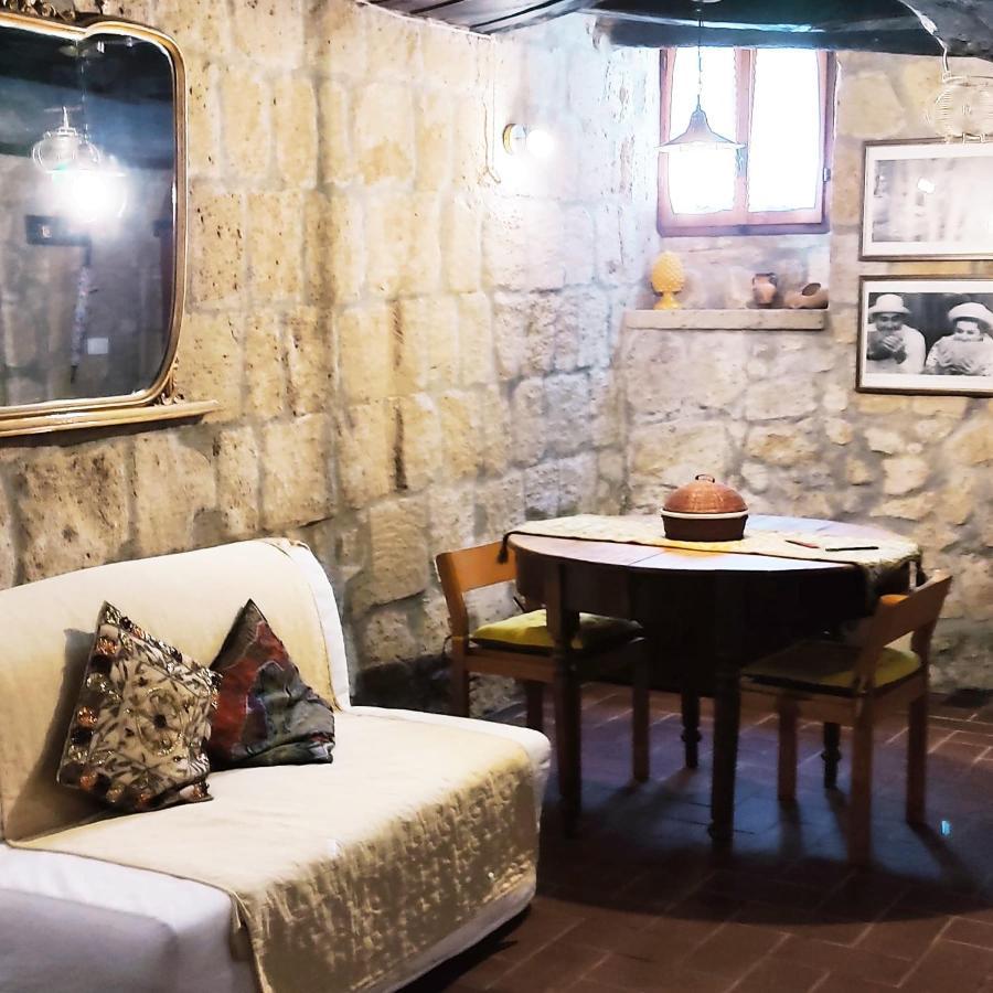 La Chascona Di Farnese Casa Di Tufo Nel Borgo Appartement Buitenkant foto