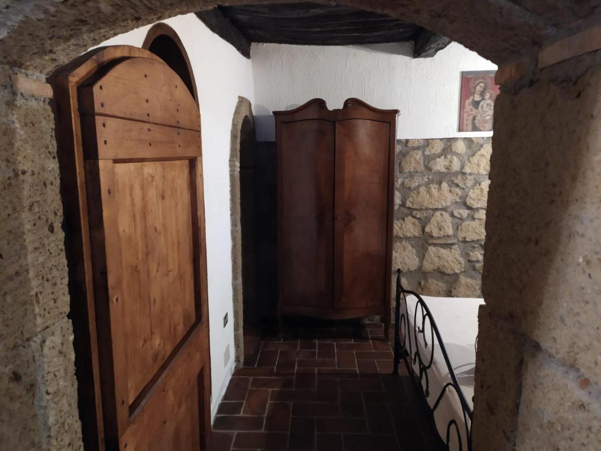 La Chascona Di Farnese Casa Di Tufo Nel Borgo Appartement Buitenkant foto