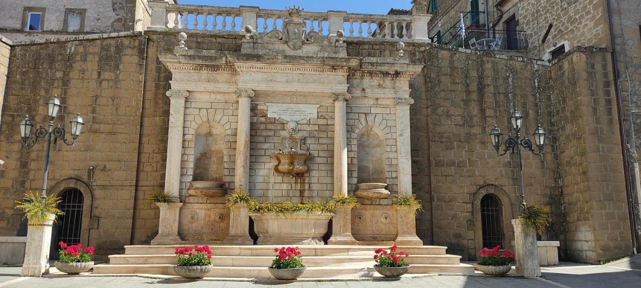 La Chascona Di Farnese Casa Di Tufo Nel Borgo Appartement Buitenkant foto