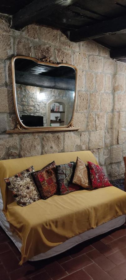La Chascona Di Farnese Casa Di Tufo Nel Borgo Appartement Buitenkant foto