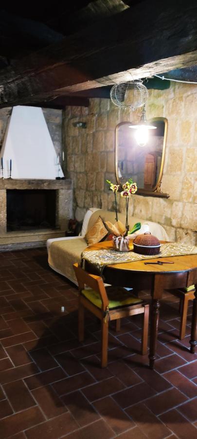 La Chascona Di Farnese Casa Di Tufo Nel Borgo Appartement Buitenkant foto