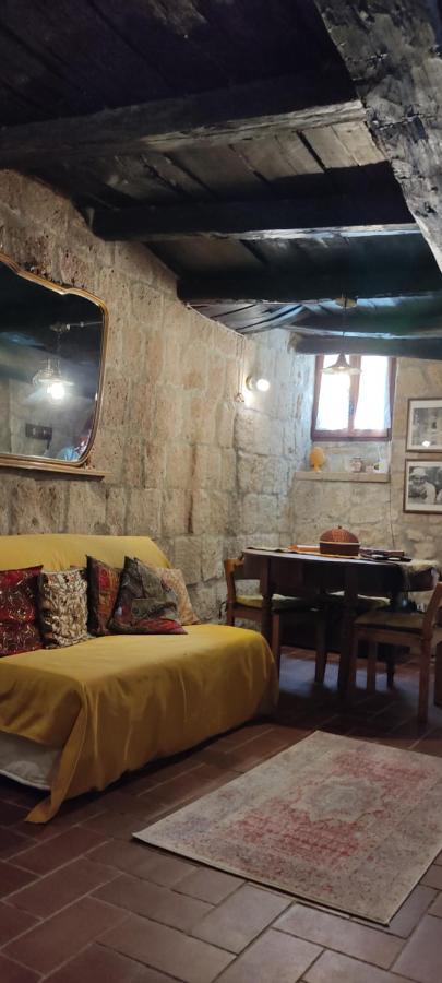 La Chascona Di Farnese Casa Di Tufo Nel Borgo Appartement Buitenkant foto