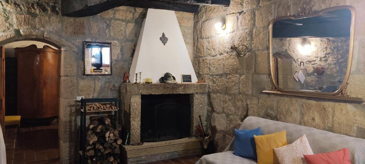 La Chascona Di Farnese Casa Di Tufo Nel Borgo Appartement Buitenkant foto