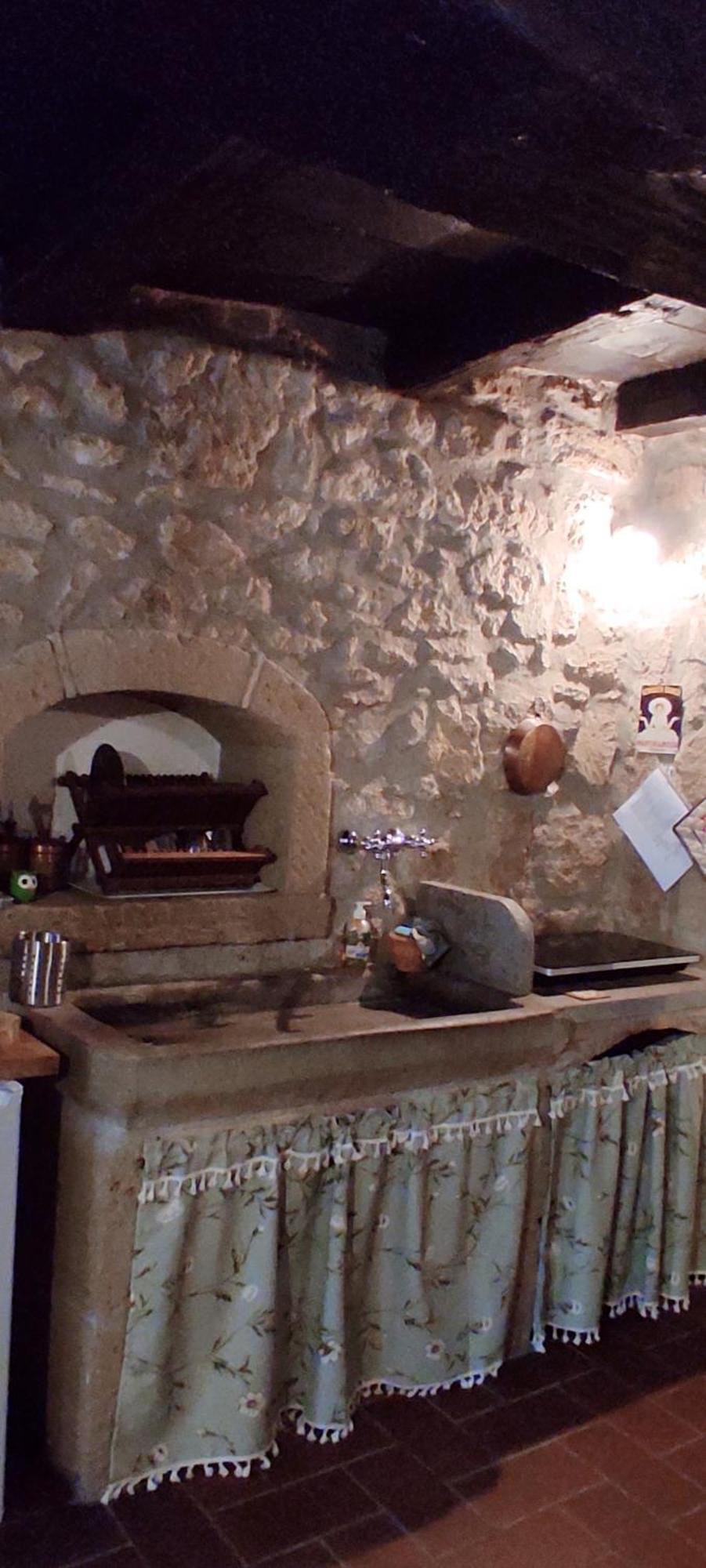 La Chascona Di Farnese Casa Di Tufo Nel Borgo Appartement Buitenkant foto