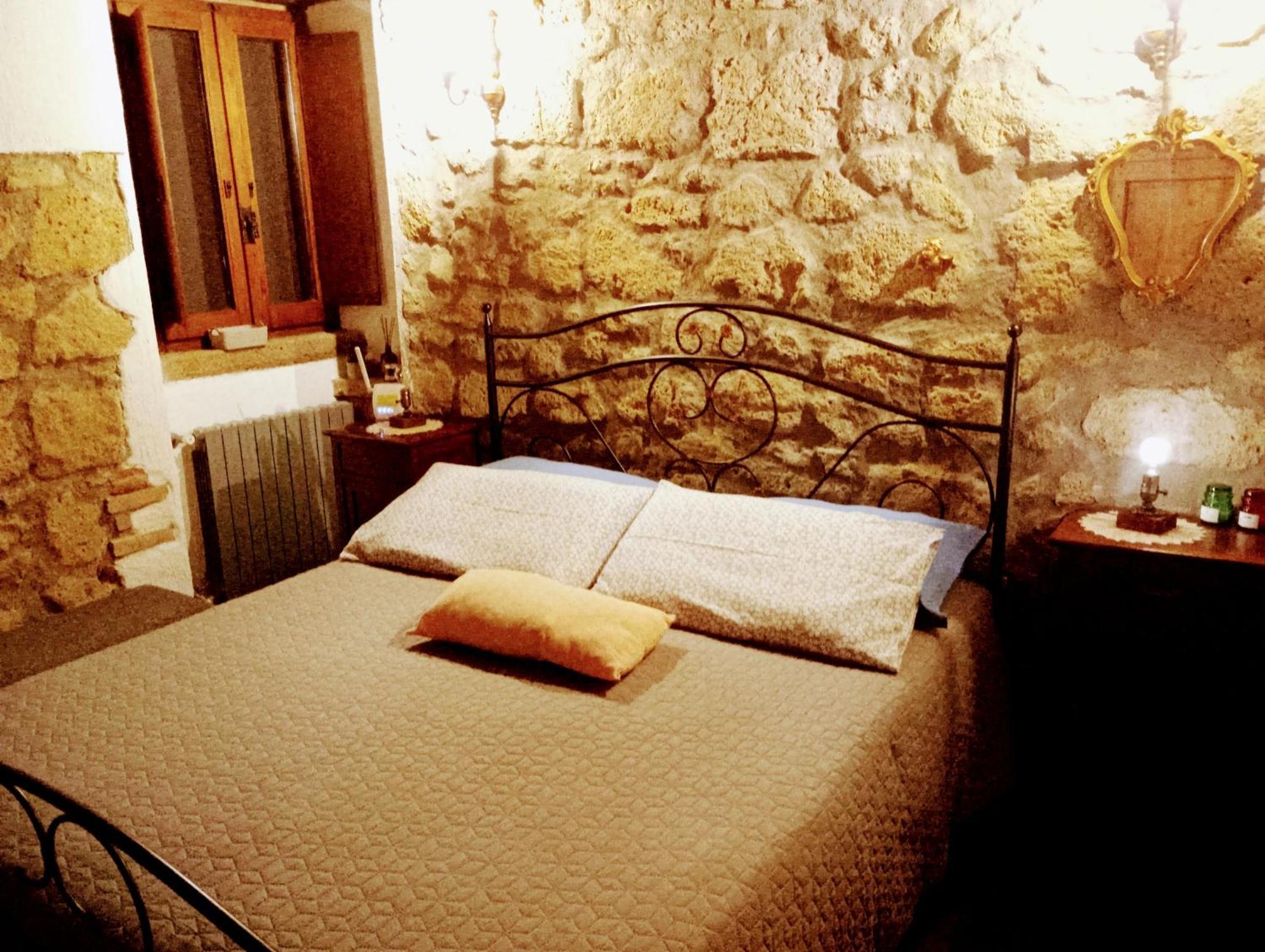 La Chascona Di Farnese Casa Di Tufo Nel Borgo Appartement Buitenkant foto